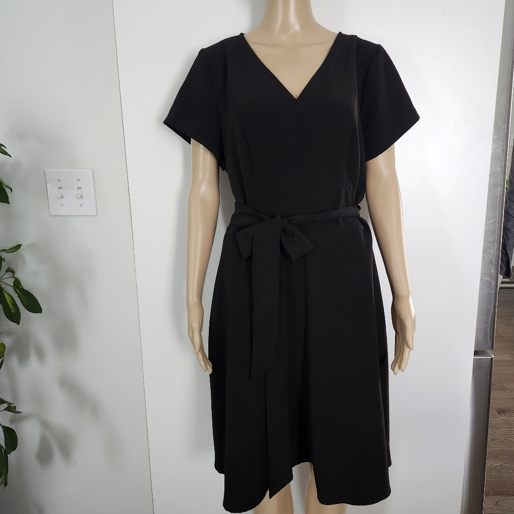 LANE BRYANT Plus Size Knee Length Solid Black Dress V-Neck Women's Size 14